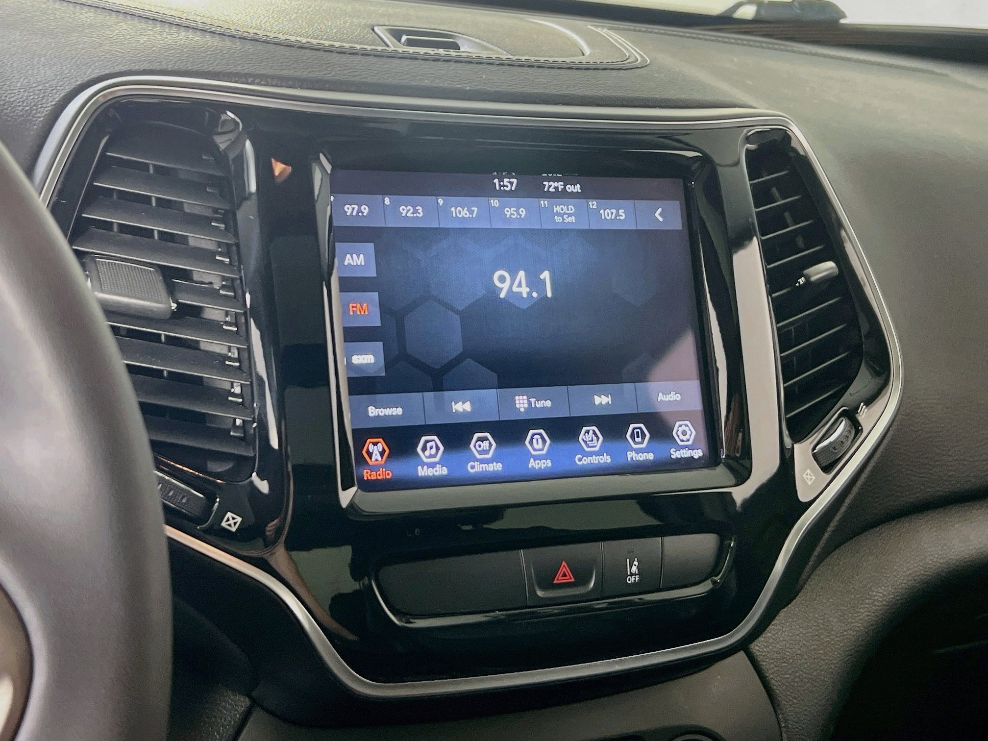 Used 2022 Jeep Cherokee Limited AWD/4WD image 14