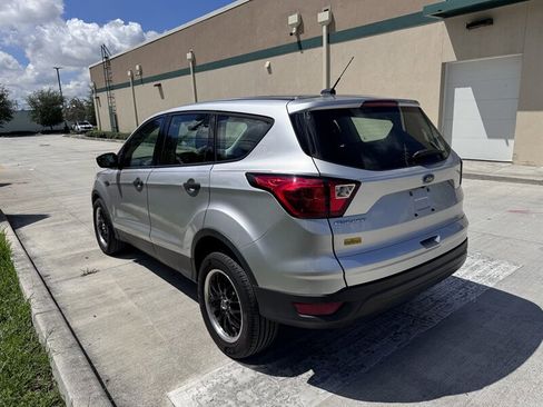 Used 2019 Ford Escape S image 5