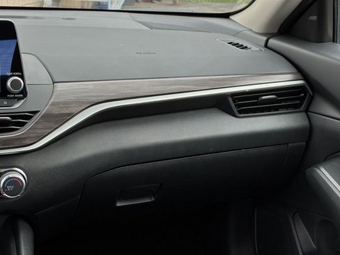 Used 2025 Nissan Altima 2.5 SV image 36