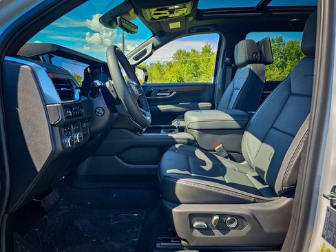 New 2026 GMC Yukon XL Denali w/ Denali Reserve Package AWD/4WD image 15