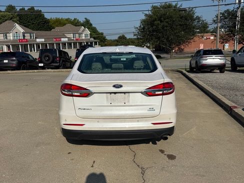 Used 2019 Ford Fusion SE FWD image 7