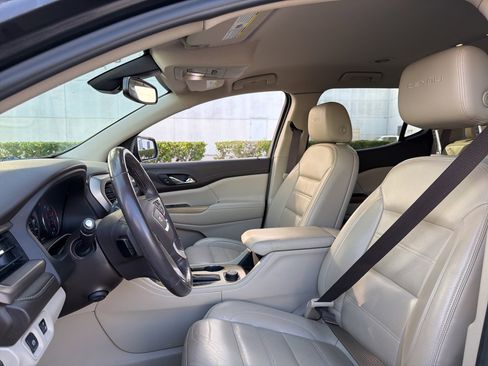 Used 2019 GMC Acadia Denali image 8