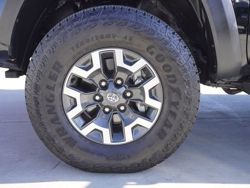 Certified 2023 Toyota Tacoma TRD Off-Road w/ Black Out Package (TMS) AWD/4WD image 21