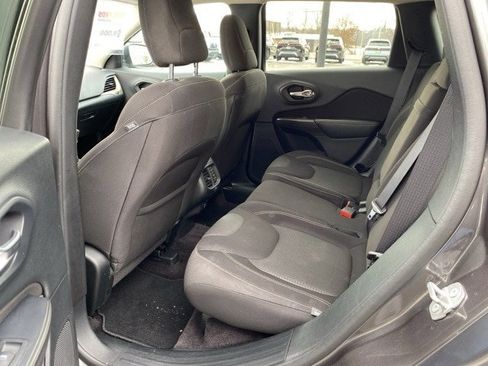 Used 2016 Jeep Cherokee Latitude w/ Cold Weather Group image 49