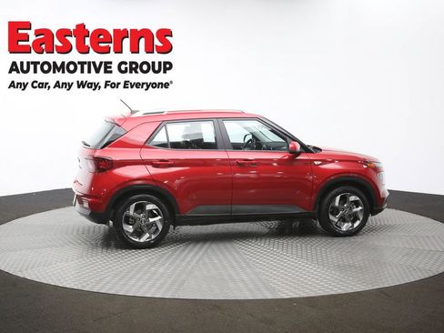 Used 2023 Hyundai Venue Limited FWD image 45