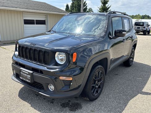 Used 2020 Jeep Renegade Altitude AWD/4WD image 11