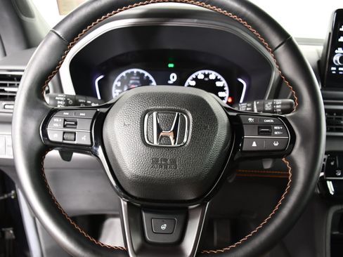 Certified 2025 Honda Pilot TrailSport image 20