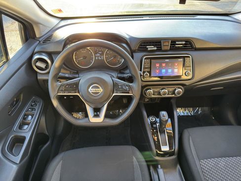 Used 2020 Nissan Versa S image 32