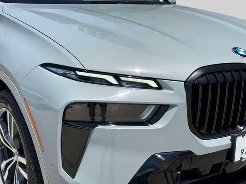 Certified 2024 BMW X7 xDrive40i w/ M Sport Package AWD/4WD image 9