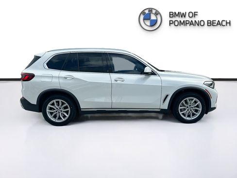 Certified 2023 BMW X5 xDrive40i w/ Parking Assistance Package AWD/4WD image 8