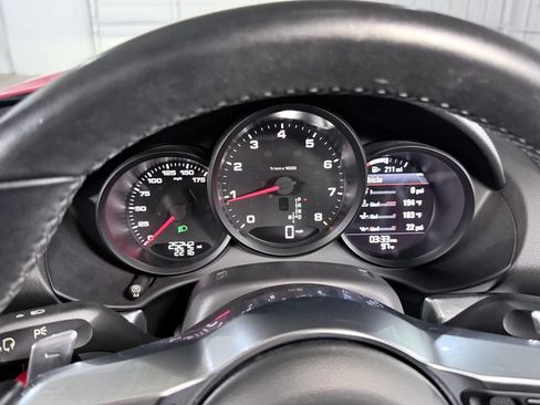 Used 2018 Porsche 718 Boxster RWD image 29