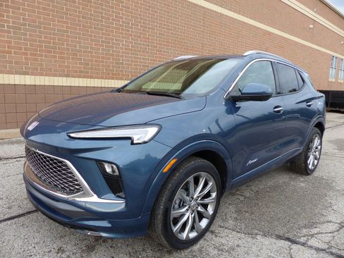 Used 2026 Buick Encore GX Avenir w/ Avenir Technology Package AWD/4WD image 2
