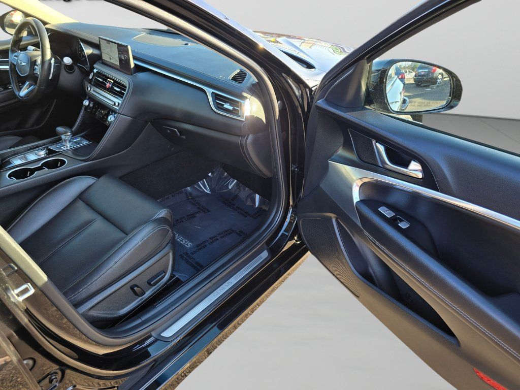 Used 2025 Genesis G70 2.5T RWD image 28