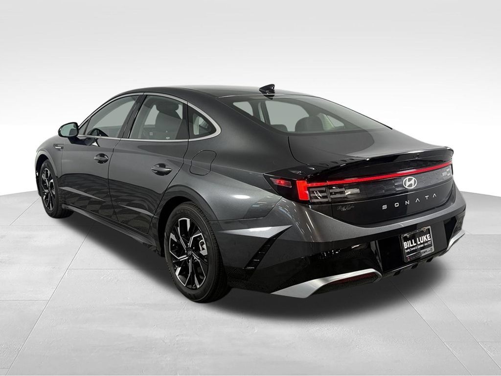 Used 2025 Hyundai Sonata SEL FWD image 8