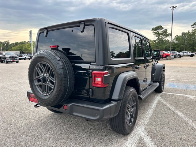Used 2024 Jeep Wrangler Unlimited Sport AWD/4WD image 5