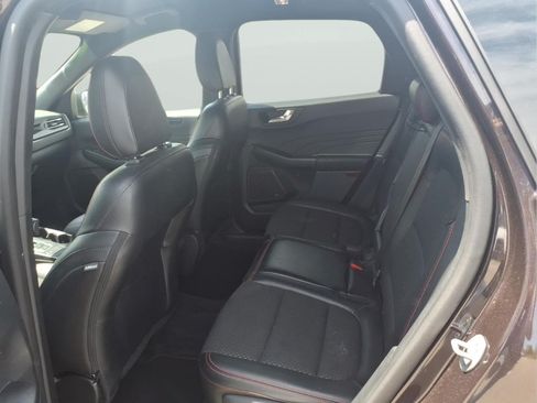 Used 2023 Ford Escape ST-Line w/ Cold Weather Package FWD image 9