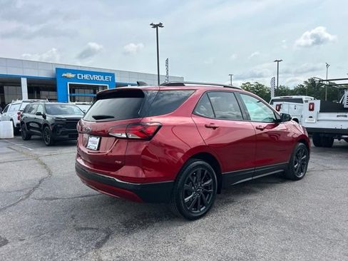 Used 2022 Chevrolet Equinox RS w/ RS Leather Package FWD image 3
