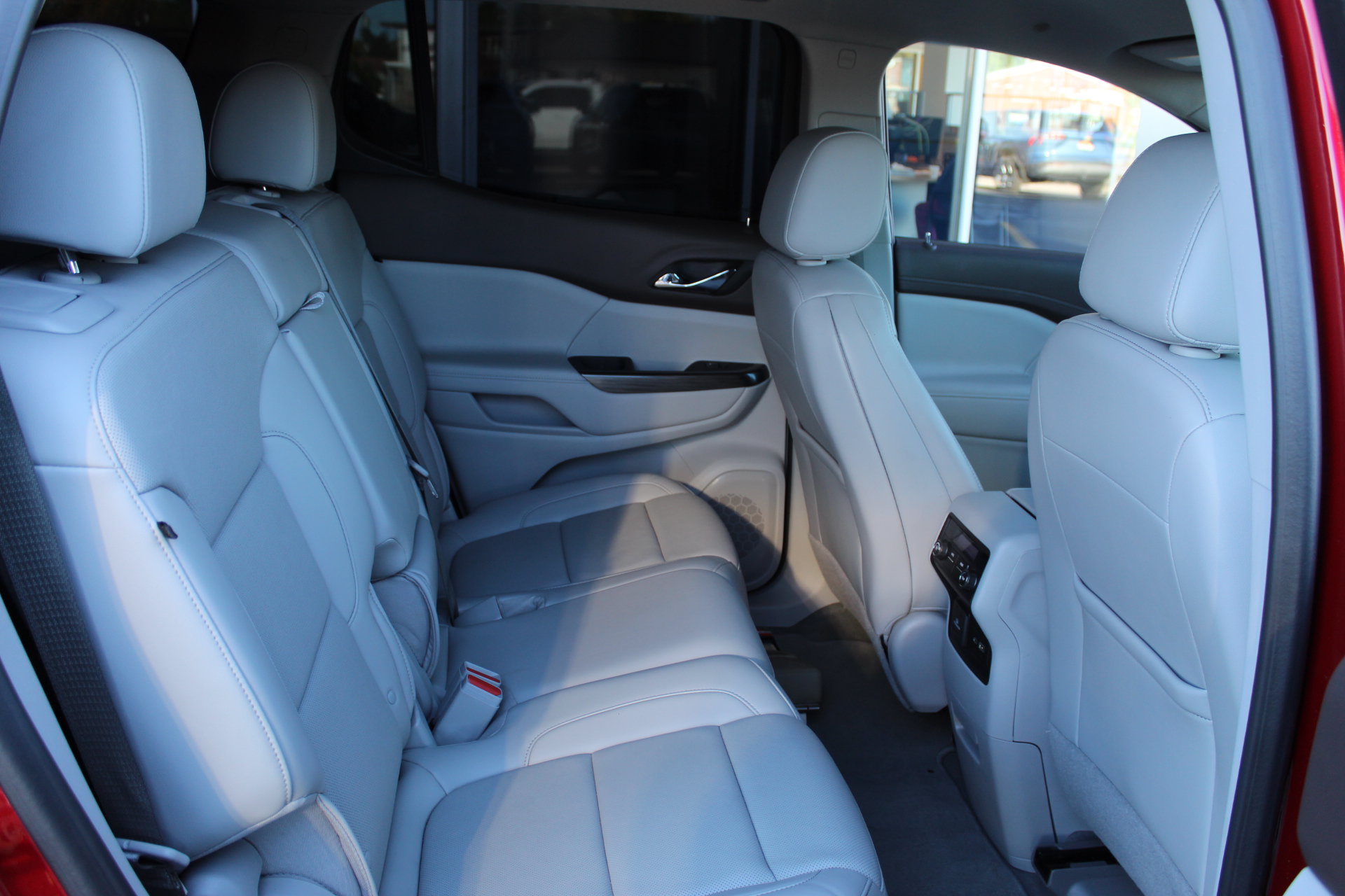 Certified 2023 GMC Acadia SLT AWD/4WD image 16