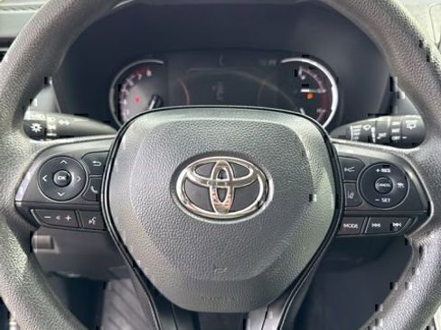 Used 2025 Toyota RAV4 XLE AWD/4WD image 21