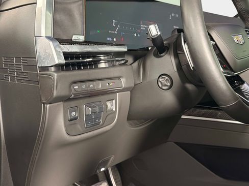 Used 2025 Cadillac Escalade V AWD/4WD image 42