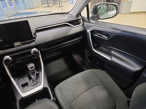 Used 2024 Toyota RAV4 XLE image 18