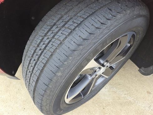 Used 2020 Buick Enclave Essence w/ Sport Touring Edition image 12