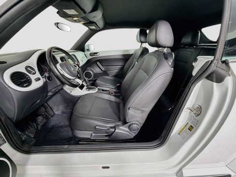 Used 2019 Volkswagen Beetle 2.0T S FWD image 19