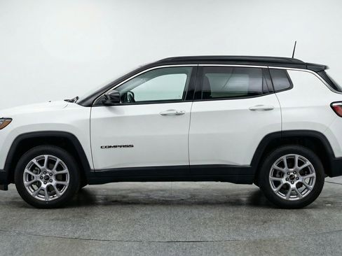 Used 2025 Jeep Compass Limited AWD/4WD image 5