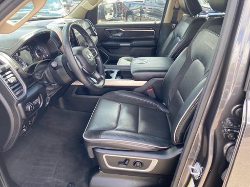 Used 2019 RAM 1500 Laramie AWD/4WD image 9