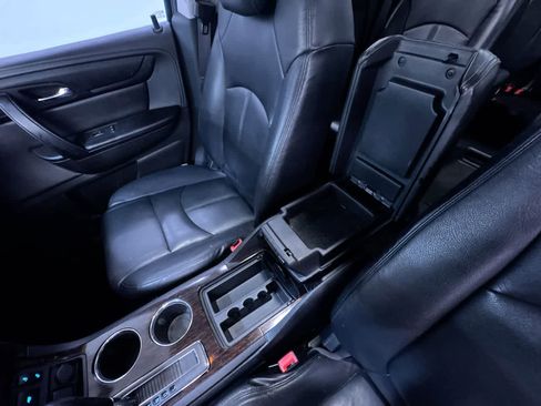 Used 2015 Chevrolet Traverse LT w/ Style and Technology Package image 28