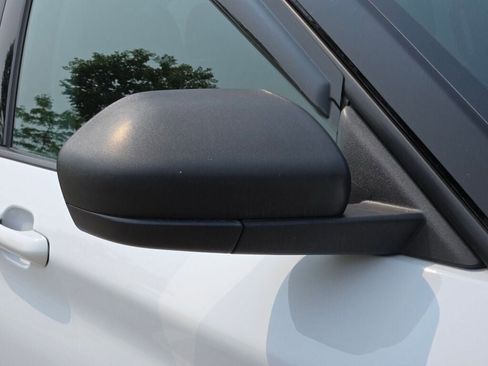 Used 2021 Ford Explorer XLT image 6