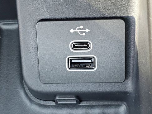 New 2025 Ford Expedition Active image 16