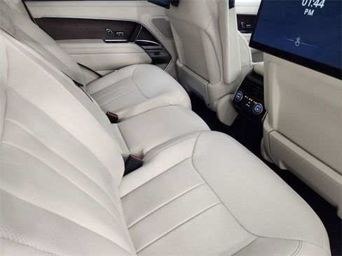 Used 2023 Land Rover Range Rover Autobiography image 31