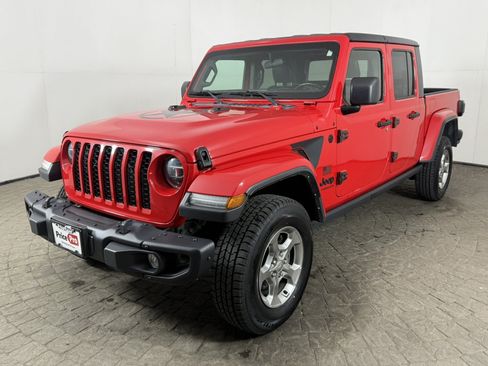Used 2021 Jeep Gladiator Sport AWD/4WD image 3