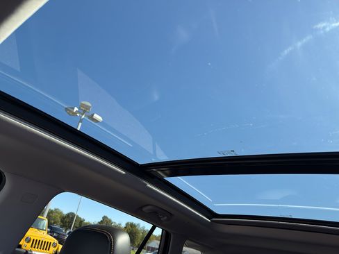 Used 2020 GMC Terrain SLT w/ Preferred Package image 19