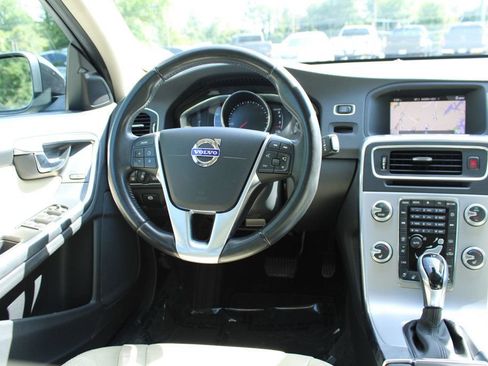 Used 2018 Volvo S60 T5 Dynamic w/ Vision Package FWD image 15