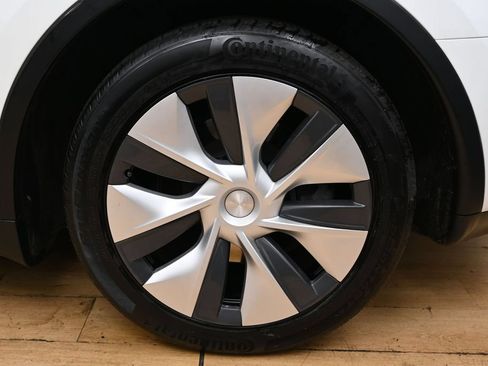 Used 2021 Tesla Model Y Long Range AWD/4WD image 11