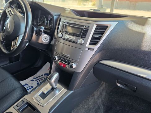 Used 2012 Subaru Outback 2.5i Premium AWD/4WD image 29
