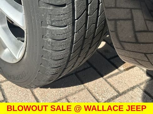 Used 2016 Jeep Grand Cherokee Summit w/ Platinum Series Group AWD/4WD image 13