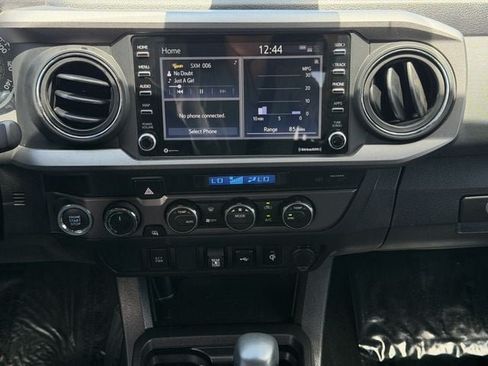 Used 2022 Toyota Tacoma TRD Sport AWD/4WD image 17