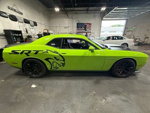 Used 2015 Dodge Challenger SRT Hellcat RWD image 7