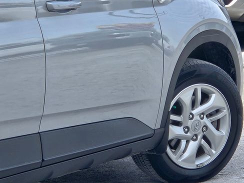 Certified 2022 Hyundai Venue SE image 16