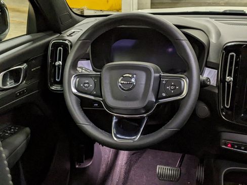 Certified 2023 Volvo XC40 Recharge Ultimate image 14