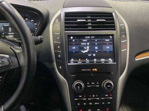 Used 2018 Lincoln MKC Select w/ Select Plus Package image 19