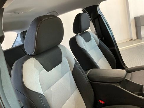 Used 2025 Chevrolet Trax LS FWD image 9