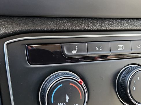 Used 2023 Volkswagen Atlas SE image 20