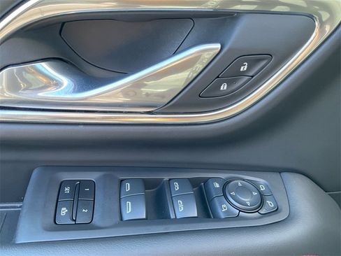 Used 2024 Chevrolet Suburban RST w/ Luxury Package image 29