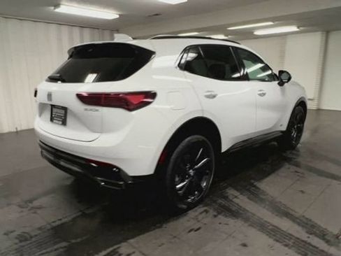 Certified 2025 Buick Envision Sport Touring image 8