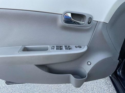 Used 2011 Chevrolet Malibu LS image 14