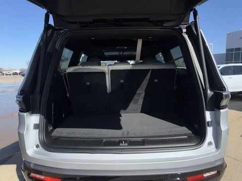New 2026 Jeep Grand Wagoneer 2WD w/ Premium Group I image 22